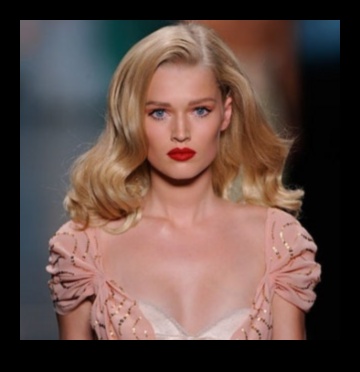 A-List Allure: Slavenību tērpi Iedvesmojoši modes cienītāji