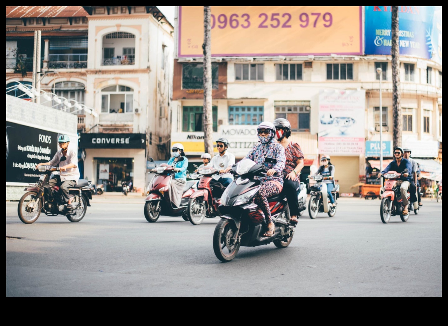 Pilsētas klejotāji: Pilsētas sirdspukstu izpēte sabiedriskajā transportā