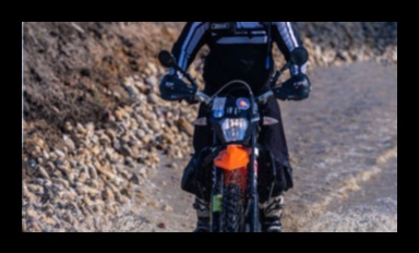 Braukšanas izturība: piedzīvojumu motociklu izturīgais un uzticamais raksturs