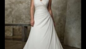 Izbaudiet savas līknes: lielizmēra līgavas skaistums ir atklāts