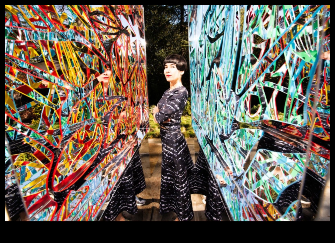 Sociālais tēlnieks: attiecību veidošana digitālās pasaules audeklā